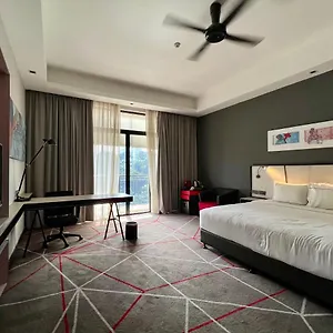  Проживание в семье Red